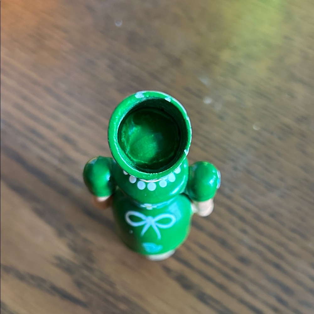 Green Hand-Painted Matryoshka Doll Bottle Stopper - Picture 3 of 3